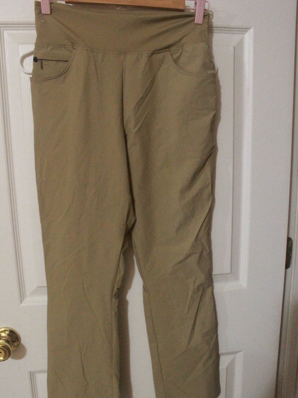 Title: Wrangler ATG Khaki Pull-On Stretch Outdoor Pants Women’s Size 6 (203)